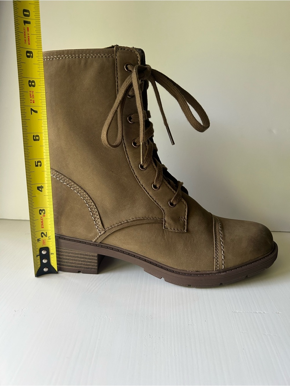 Clarks Collection Hearth Maye Nubuck Leather Women’s Lace-Up Tan Combat Boots 9 - Picture 9 of 11
